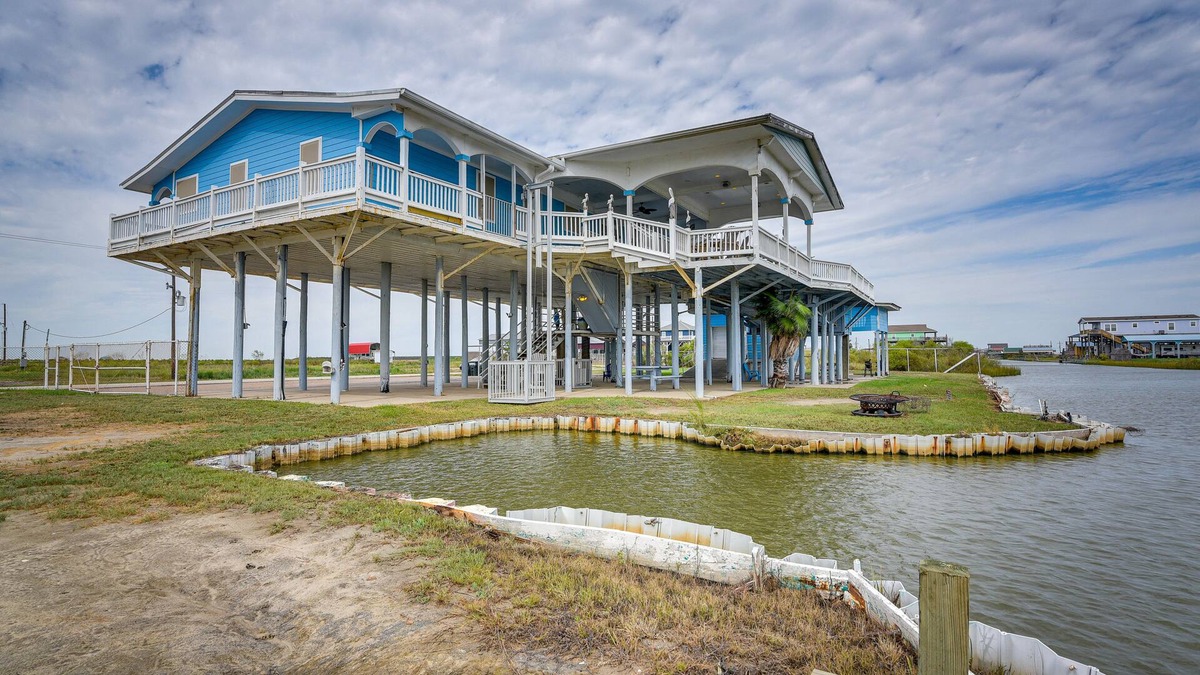 Port Bolivar House | Canal-Front Gilchrist Home w/ Pool - Walk to Beach