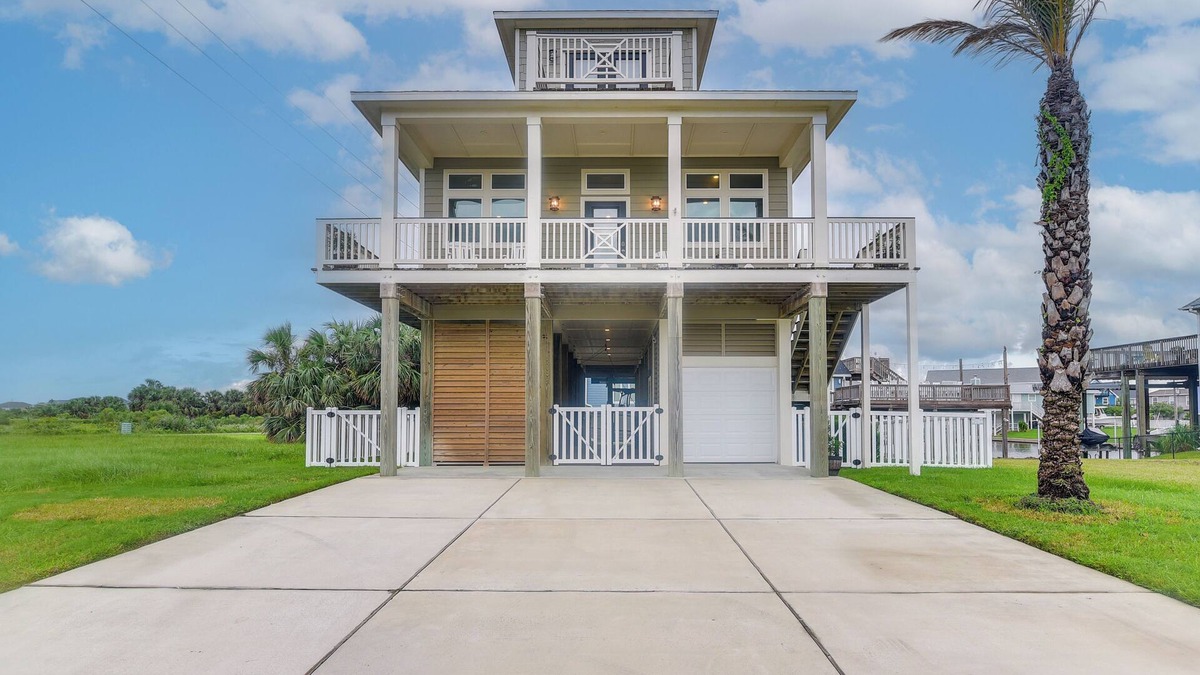 Isla Del Sol House | Canal-Front Home, Walk to Sea Isle Beach!