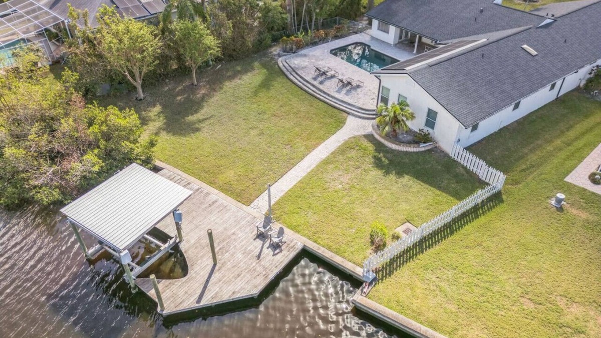 West Bradenton House | Canal-Front Home with Heated Pool and 5 bedrooms