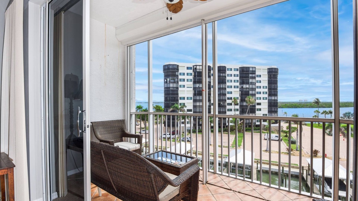 South Island Condo | ⛱️Canal Front Penthouse | Awesome Amenities | Casa Marina III 742⛱️
