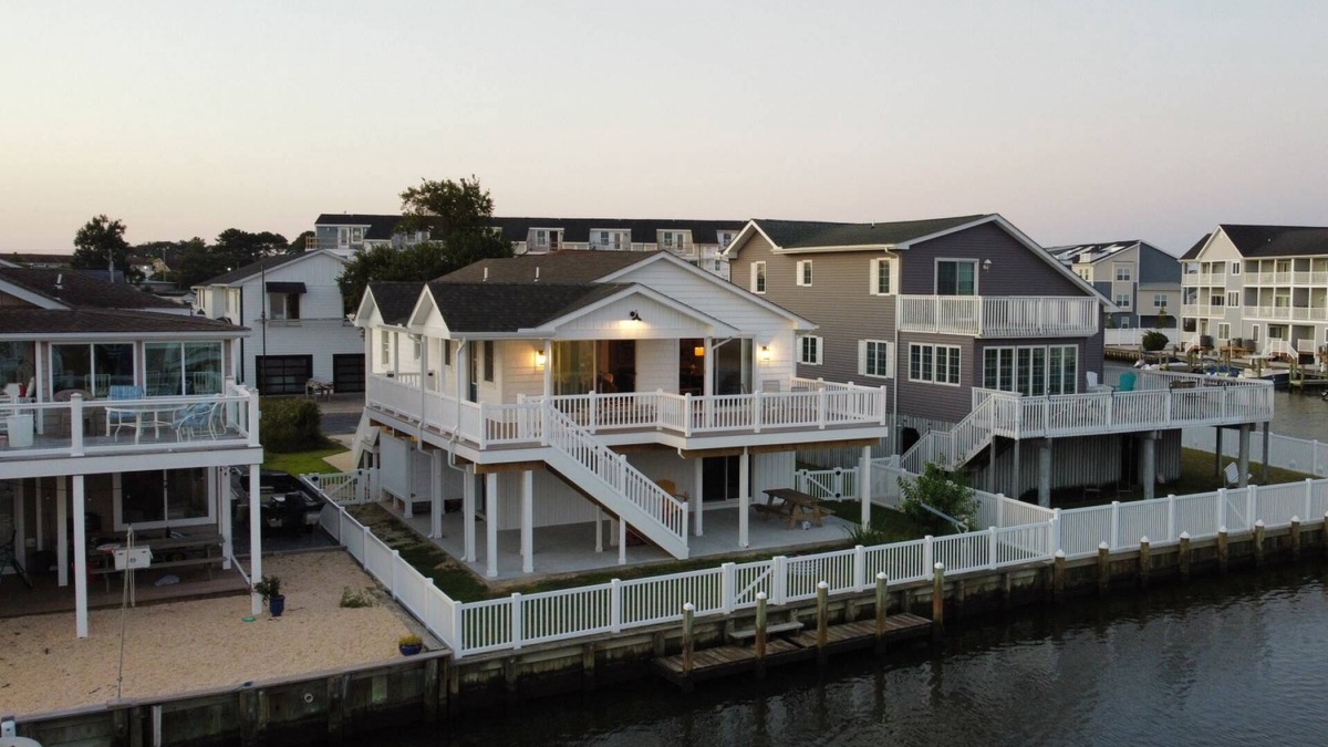 Fenwick Island House | Canal Front Views, Boat Dock, Kayaks, 10" Walk to the Beach, Free Activities inc. Golf at Bear Trap.