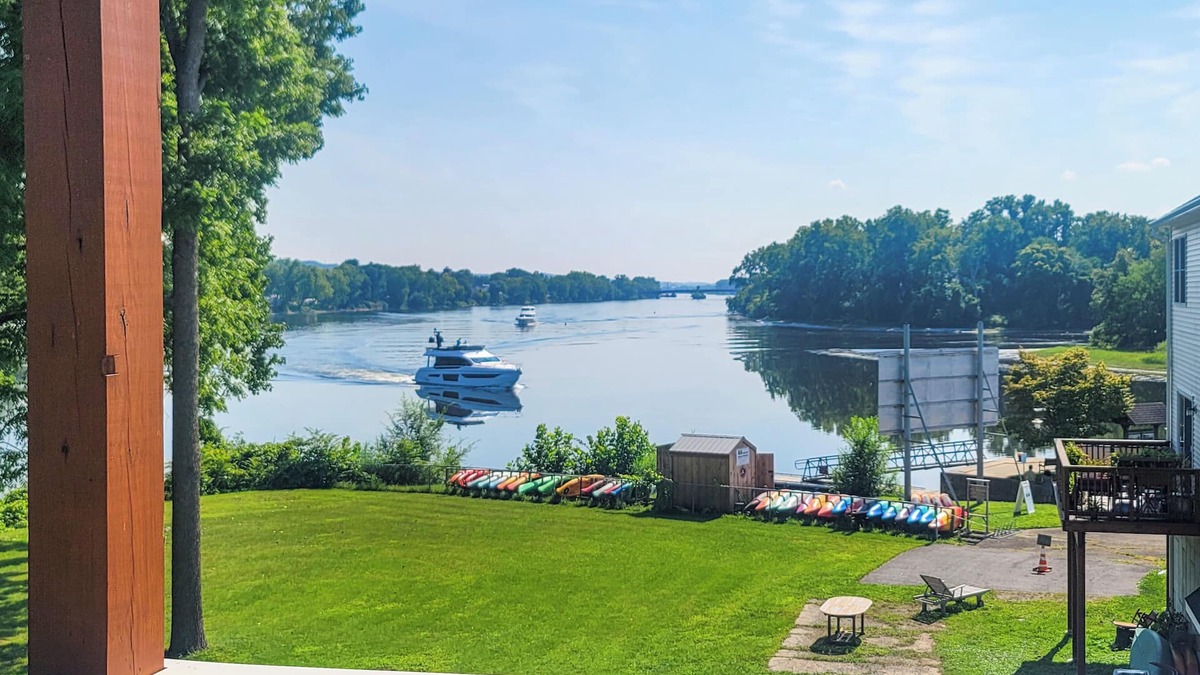 Village of Waterford Apartment | Canal-Front Waterford Apartment on Hudson River