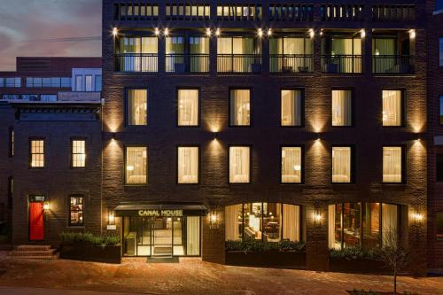 Georgetown Hotel | Canal House of Georgetown a Tribute Portfolio Hotel Georgetown, Washington D.C.