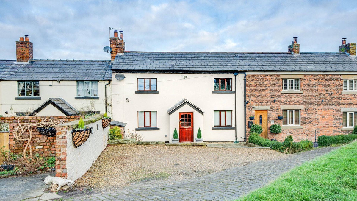 Burscough Cottage | Canal side cottage with hot tub, sky tv and log fire