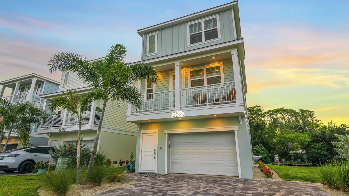 Cortez House | Canalfront Home! Near Anna Maria Island