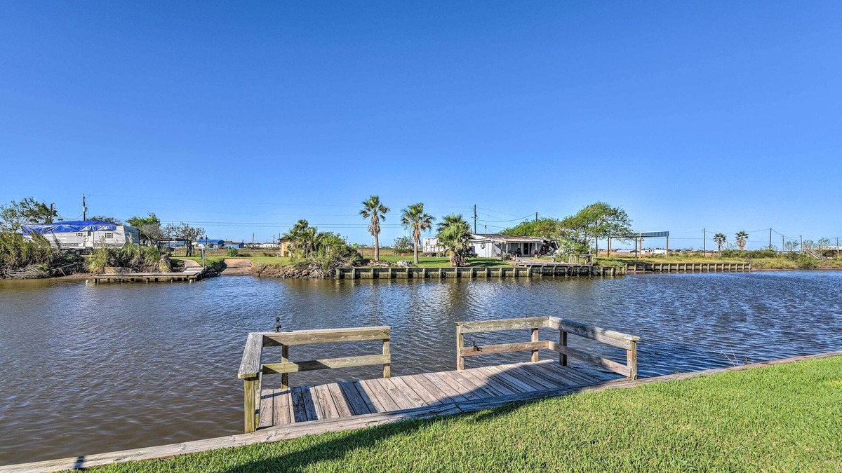 Cedar Lane Cabin | Canalfront Sargent Cabin w/Patio: 1 Mi to Beach!