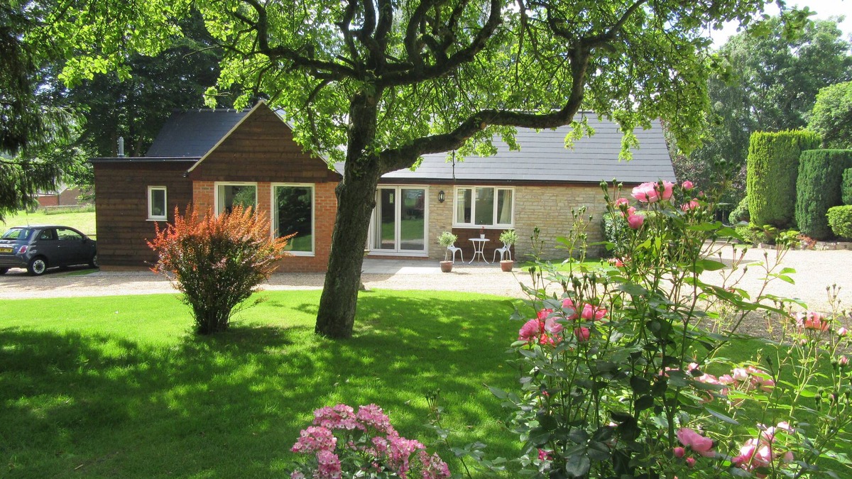 Wilmcote House | Canalside cottage situated on edge of Wilmcote village