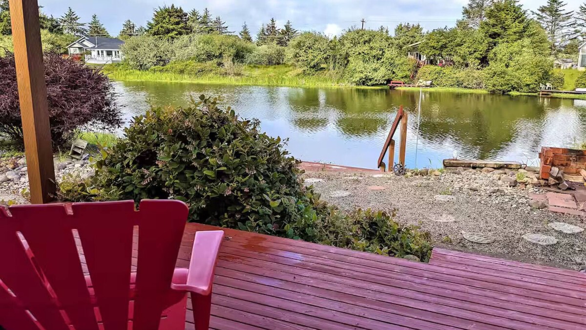 Ocean Shores House | Canalside cottage monthly rental close to beach