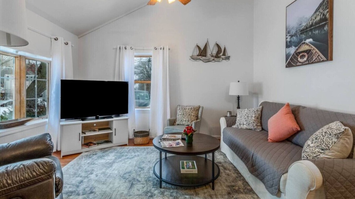 Gasport House | Canalside Haus Getaway