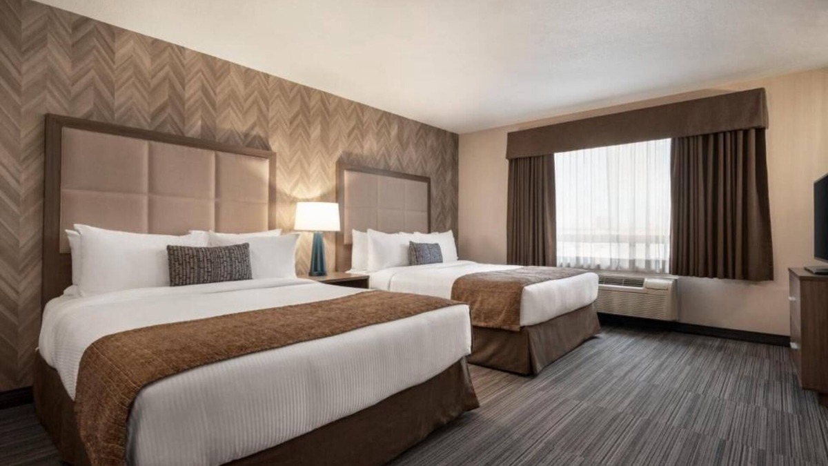 Airdrie Hotel | Canalta Airdrie