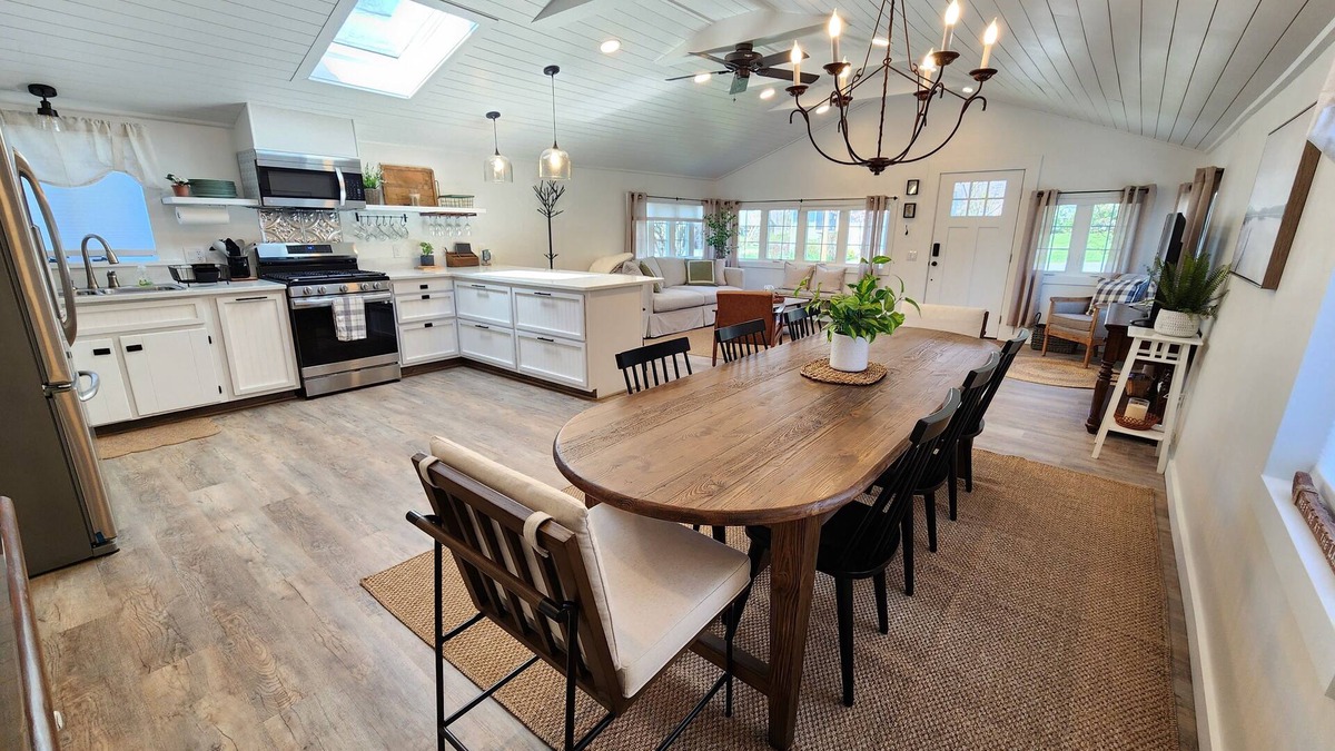 Holcomb Cottage | Canandaigua Lake Cottage
