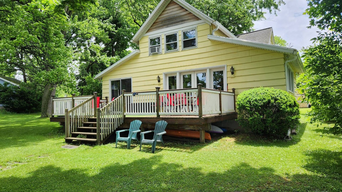 Holcomb House | Canandaigua Lakefront Vacation Home. beautiful sunsets abound! nLAKEFRONT!