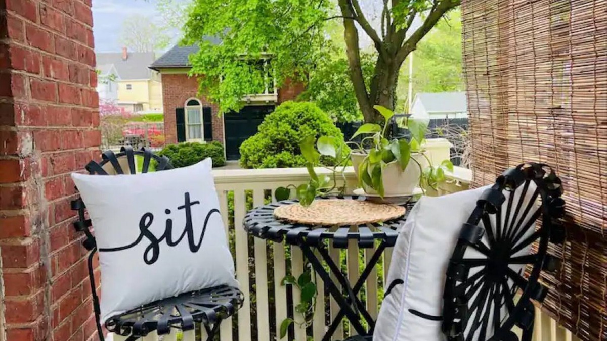 Canandaigua Bed & Breakfast | Canandaigua Main St Private Entrance Guest Suite