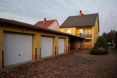 Bogacs House | Canary Color Guesthouse