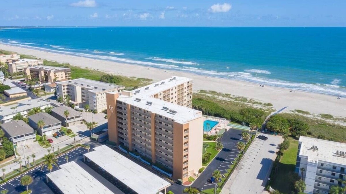 Port Canaveral Apartment | Canaveral Towers Resort-Beach Surf Rocket Launches