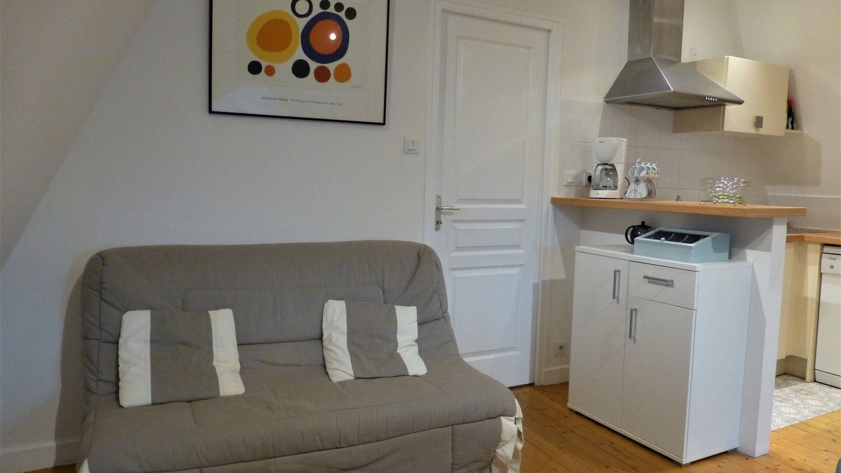 Cancale Apartment | CANCALE appt 2 pers port à 100 m, very cosy - 2nd and last floor