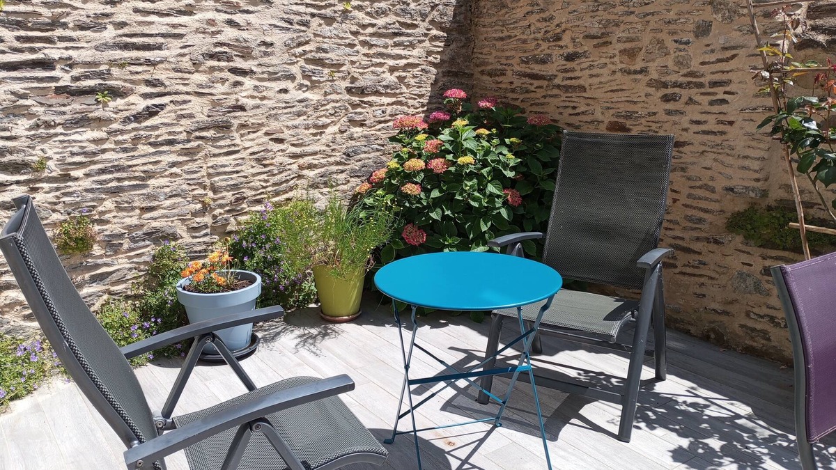 Cancale Apartment | Cancale le port appt 2/4 pers with courtyard, very bright15 km from ST MALO