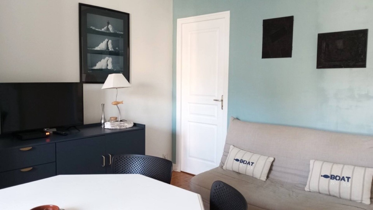 Cancale Apartment | CANCALE port appt 4 pers. in house, electric water heating included - wifi