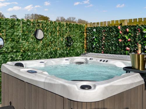 Newbridge House | Canda