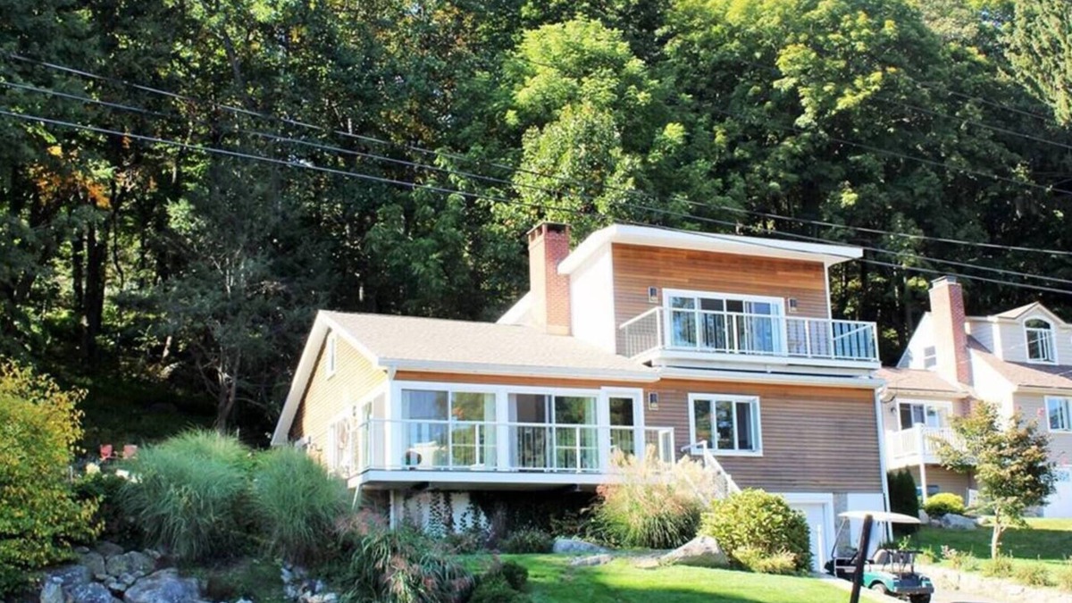 New Fairfield House | Candlewood Lake House