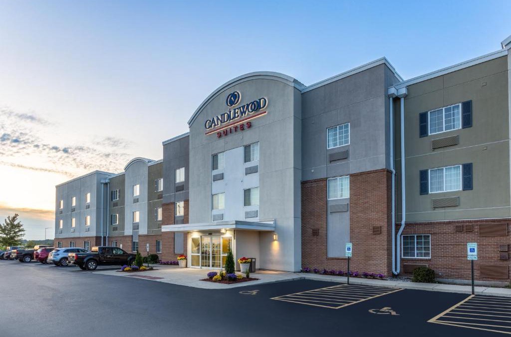 Aurora Hotel | Candlewood Suites Aurora-Naperville by IHG