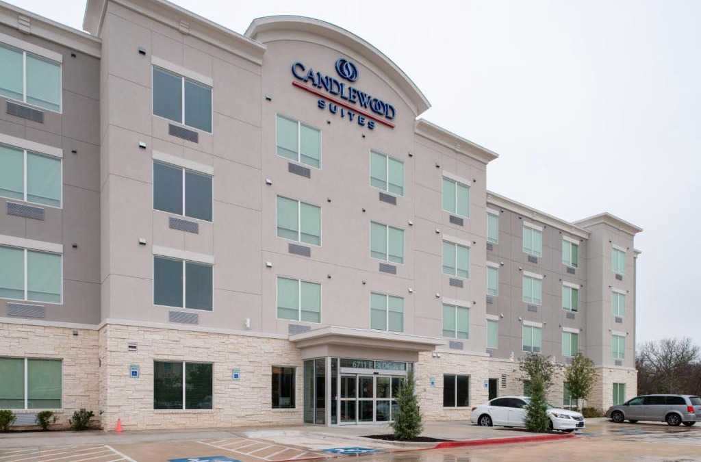 Austin Hotel | Candlewood Suites - Austin Airport by IHG