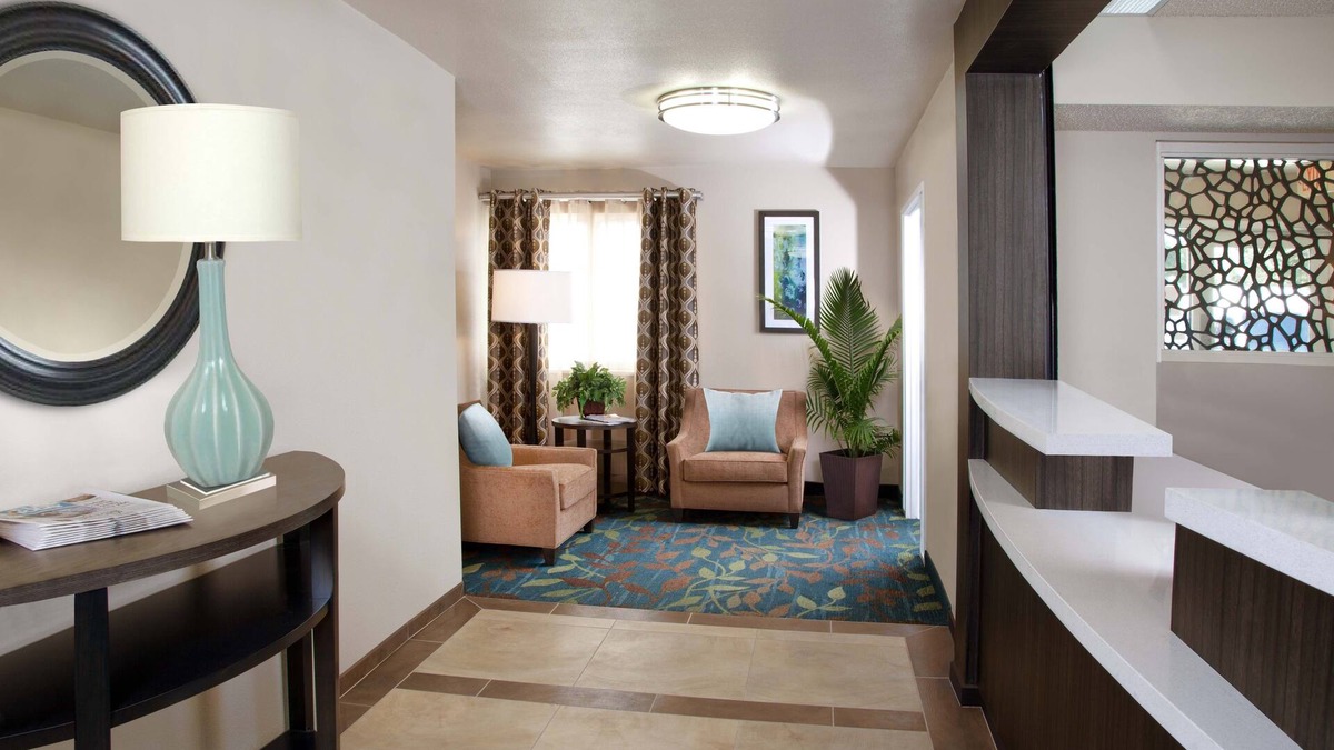 Cotulla Hotel | Candlewood Suites Cotulla by IHG
