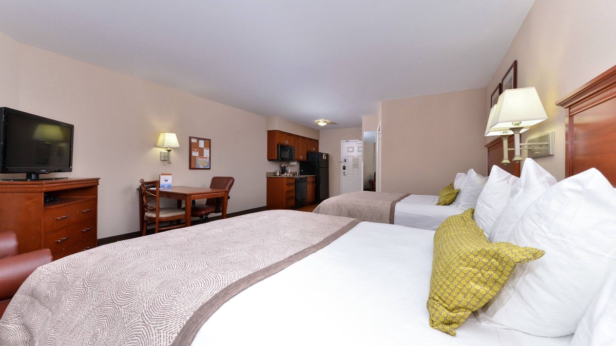 Big Flats Airport Hotel | Candlewood Suites Elmira Horseheads by IHG