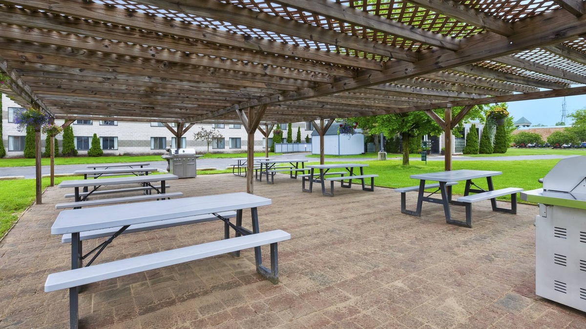 Forest Hills Hotel | Candlewood Suites Grand Rapids Airport by IHG