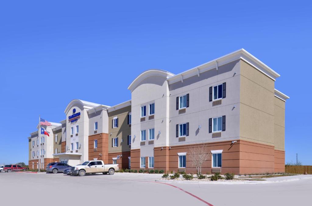 Kenedy Hotel | Candlewood Suites Kenedy by IHG