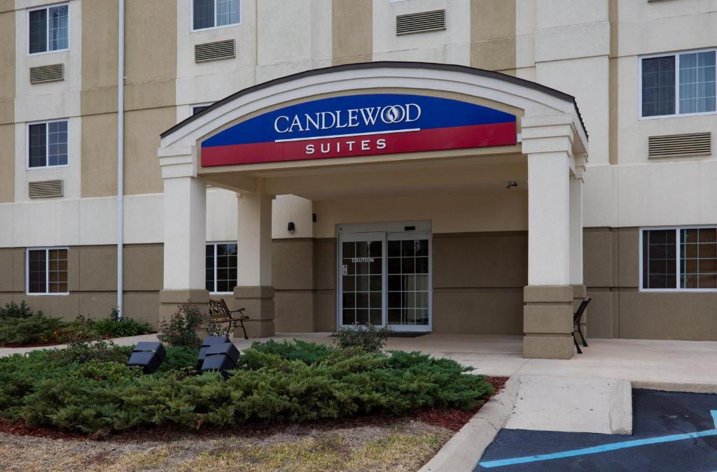 Pearl Hotel | Candlewood Suites Pearl by IHG