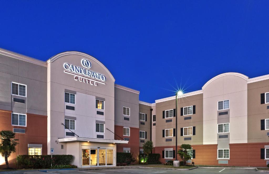 Pearland Hotel | Candlewood Suites Pearland by IHG