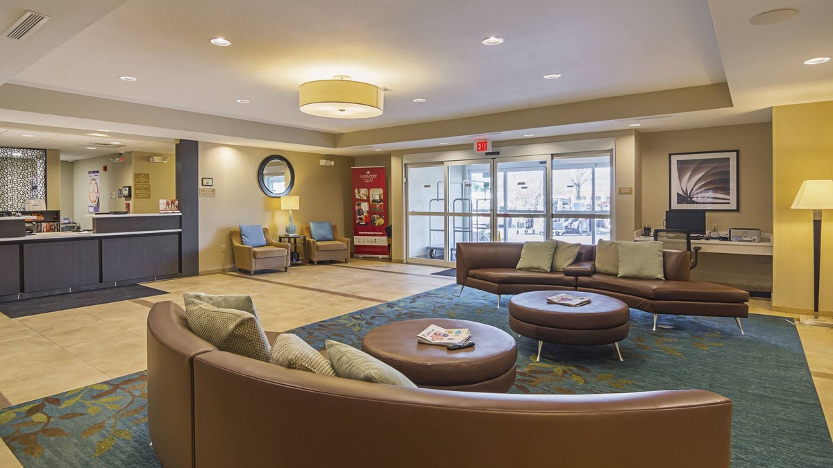 Northeast Pensacola Hotel | Candlewood Suites Pensacola - University Area by IHG