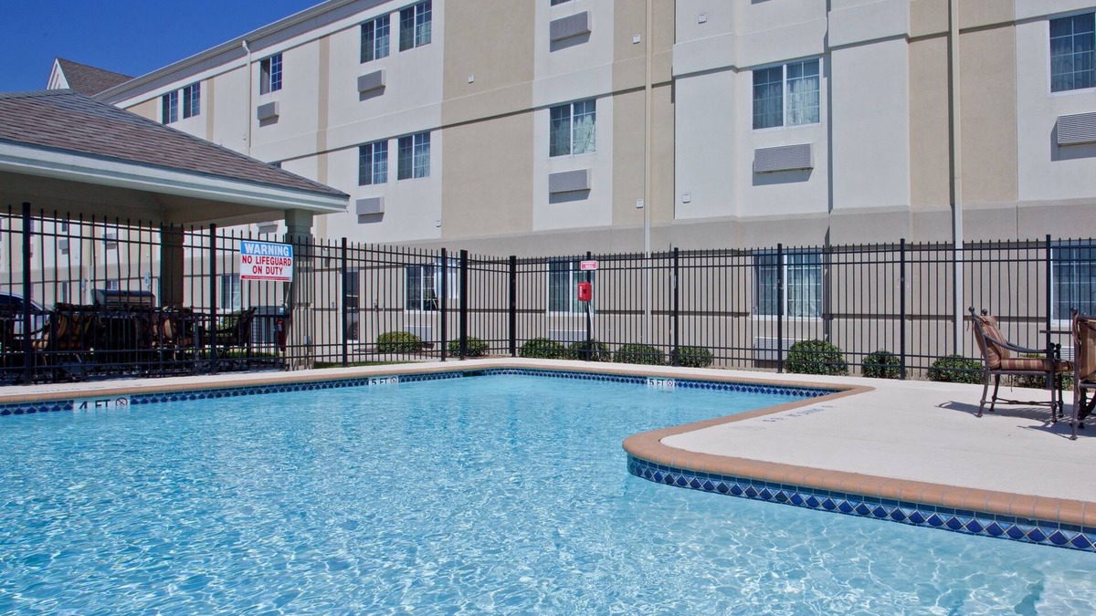 Nederland Hotel | Candlewood Suites Port Arthur/Nederland by IHG