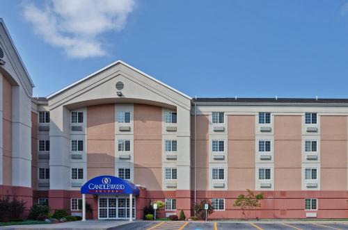 North Syracuse Hotel | Candlewood Suites Syracuse-Airport by IHG