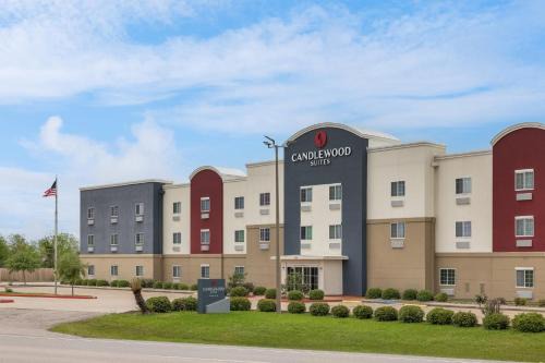 Texas City Hotel | Candlewood Suites - Texas City by IHG