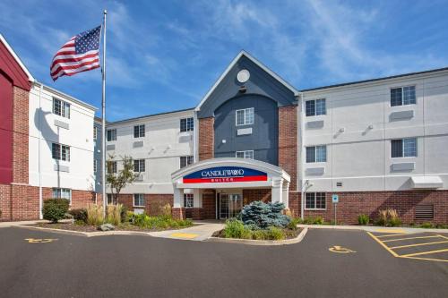Kenosha Hotel | Candlewood Suites Kenosha - Pleasant Prairie by IHG