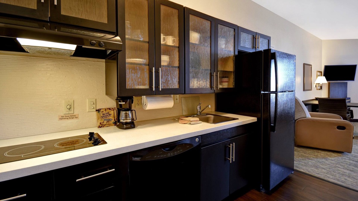 Barton Hotel | Candlewood Suites St. Clairsville by IHG