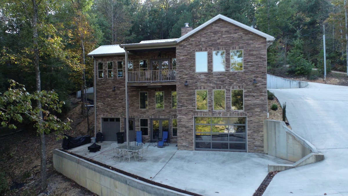 Jasper House | Candy on Clear Creek | 3 Bed, 2 Bath