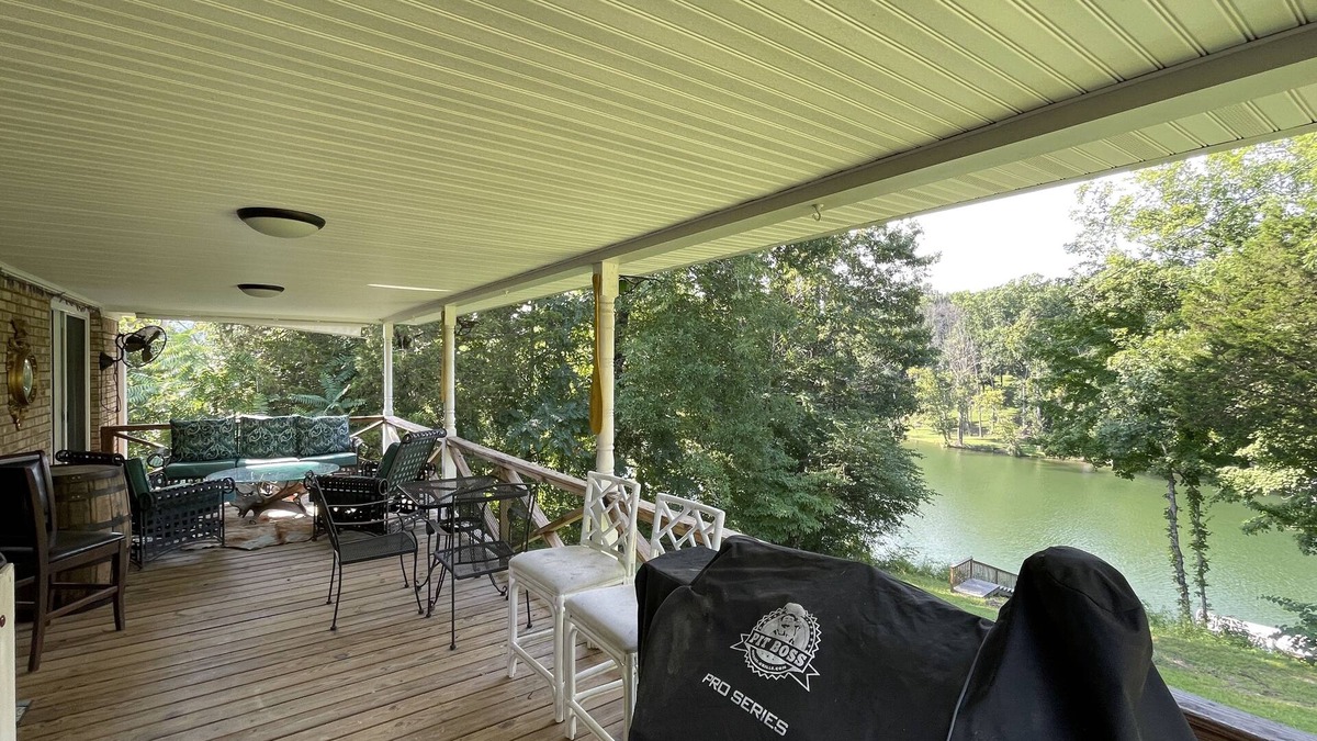 Sparta Cottage | Caney Fork River Cottage. Sparta, TN. Fall Creek Falls, Kayaking, Fishing, Relax