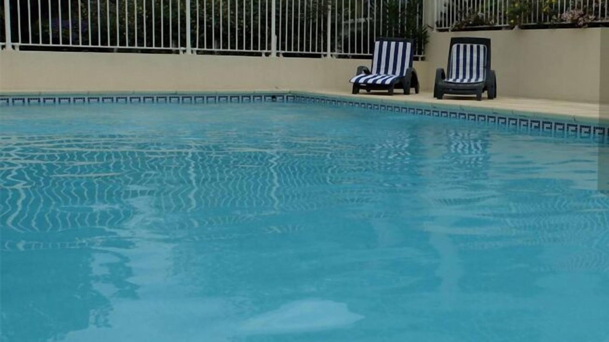 Cannes La Bocca Apartment | Cannes-Beach 5 mins walk-Pool-Parking-AC-WiFi