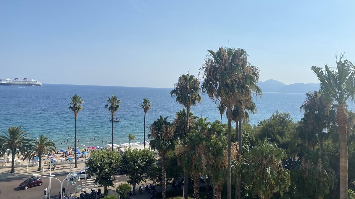 Le Suquet Apartment | Cannes - F1 facing the sea 33C