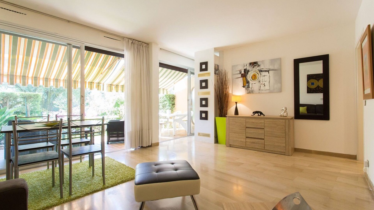 Le Cannet Apartment | CANNES Large studio in a luxury residence