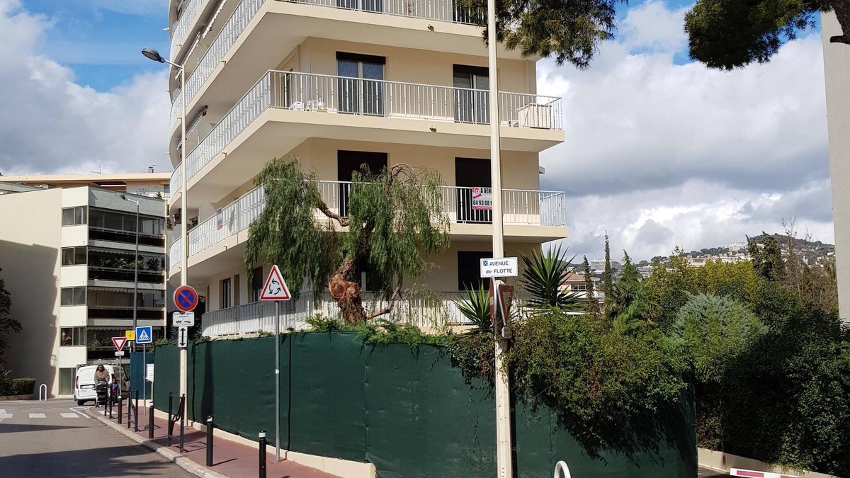 Prado - Republique Apartment | Cannes with large private garden and parking