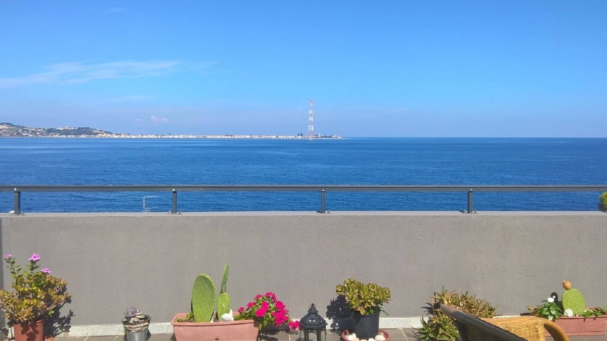 Villa San Giovanni Apartment | Cannitello Apartment (Cir 080096-AAT-00003 - Cin IT080096C2CA9LFJ2I)