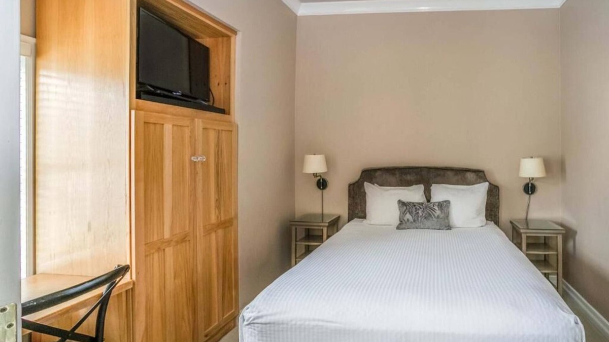 Downtown Cannon Beach Hotel | Cannon Beach Hotel - Exclusive Suite Room at Cannon Beach Hotel Collection!