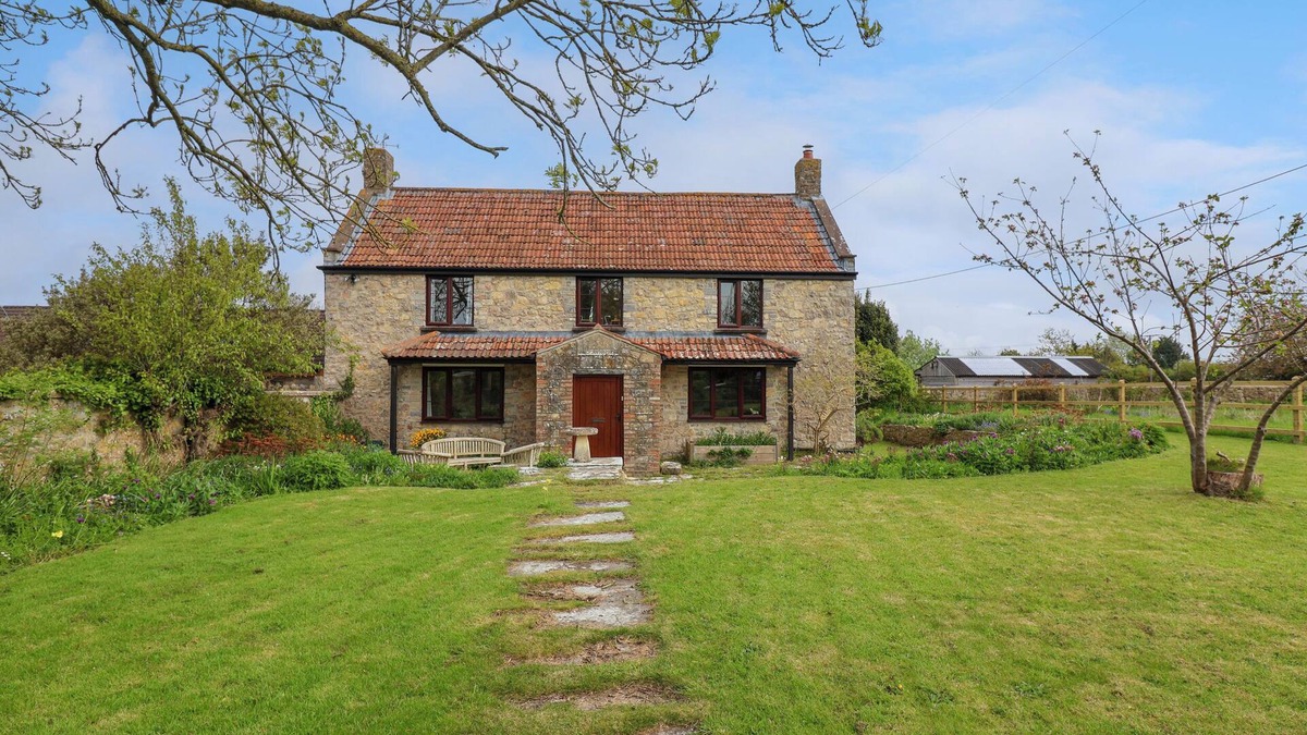 Bridgwater Cottage | CANNY CROFT, pet friendly, character holiday cottage in Street