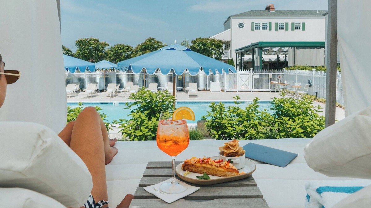 Hampton Bays Hotel | Canoe Place Inn and Cottages