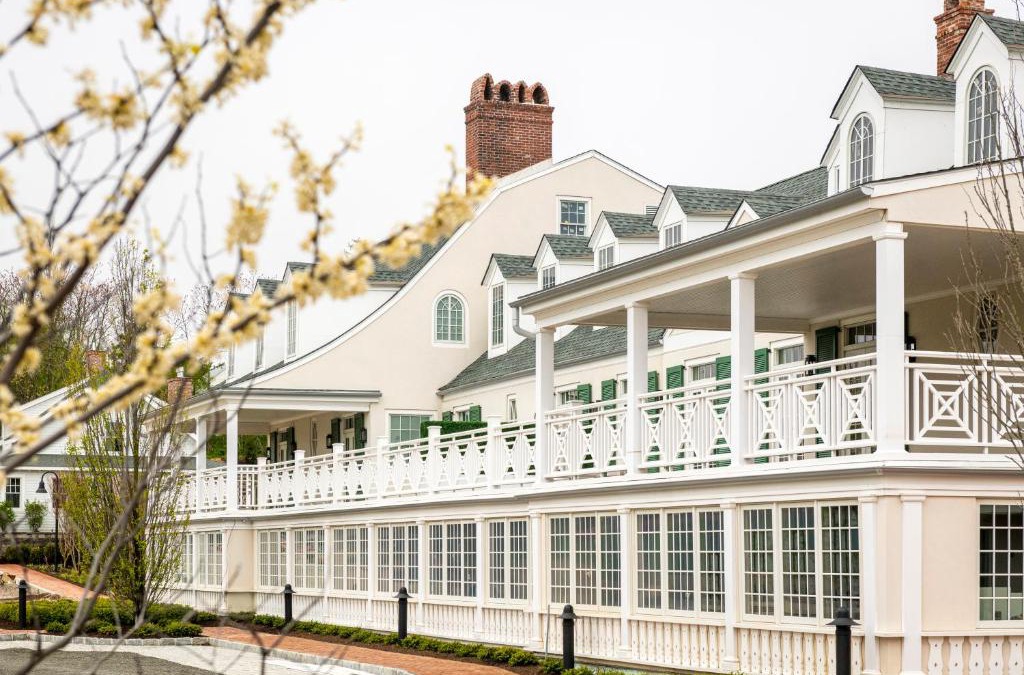 Hampton Bays Hotel | Canoe Place Inn & Cottages