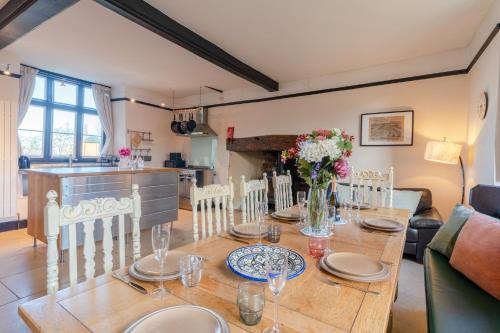 Wotton-under-Edge House | Canons Court Lodge